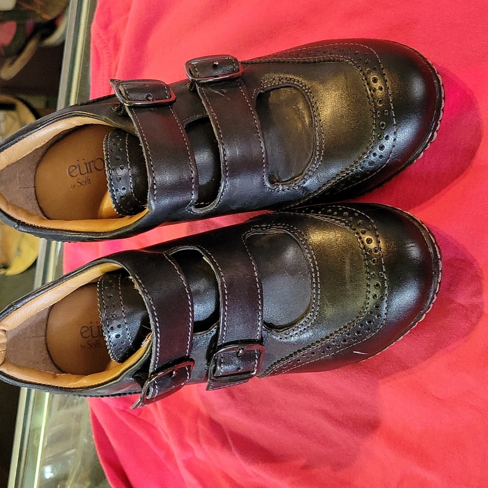 Euro Soft black heels with buckles